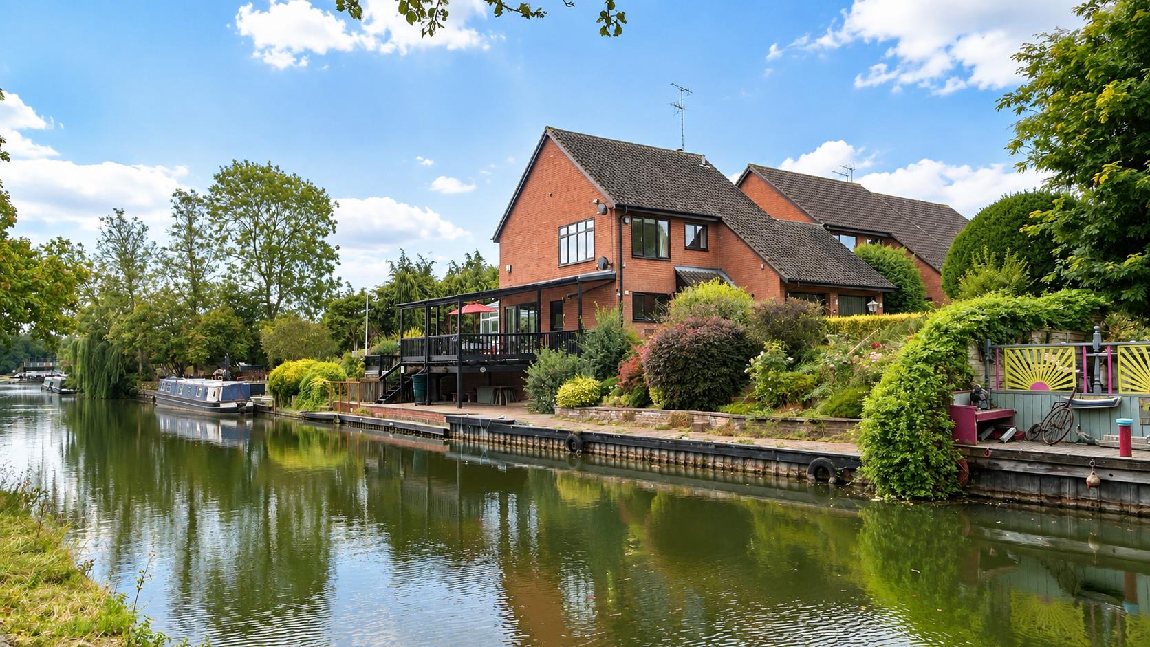 3 bed property in Simpson Road, Milton Keynes